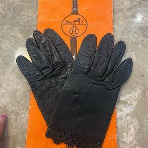Hermes vintage black leather gloves!